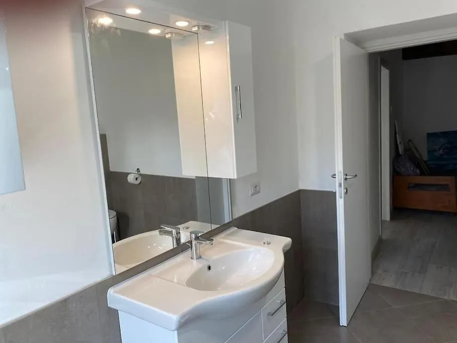 La Casa Del Pino A Due Passi Dal Lago Mandello del Lario